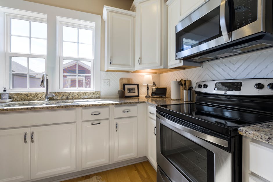 Choosing the Right Black Range Hood for Your Kitchen Design and Functionality